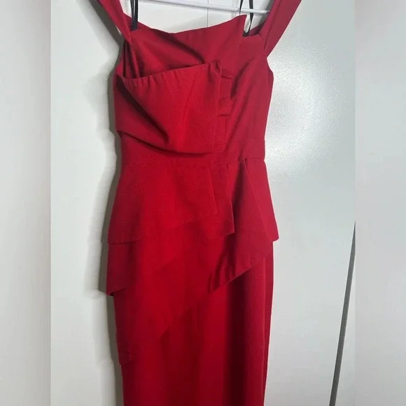 Black Halo Eve- La Reina Gown red dress - off shoulder- size 0 - RTR - Picture 4 of 10